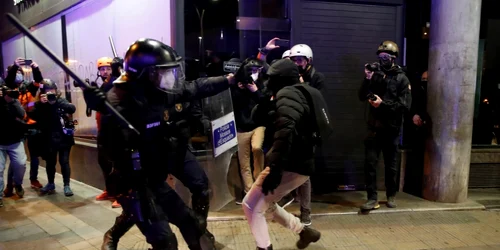 Proteste violenţe pentru eliberarea rapperului Pablo Hasel - Barcelona / 20 feb 2021 / FOTO EPA - EFE