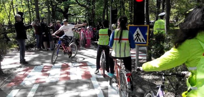 Semafoarele vor funcţiona şi în weekend