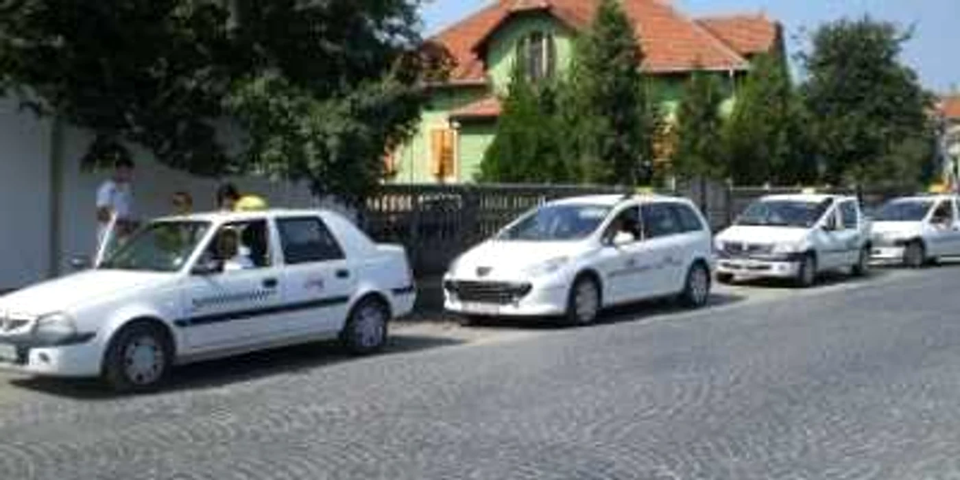 Alba Iulia: Cu staţia de taximetre la poarta casei