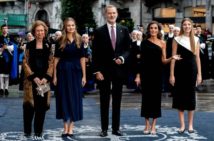 Regele Felipe Regina Letizia Leonor și Sofia GettyImages 1747057508 jpg