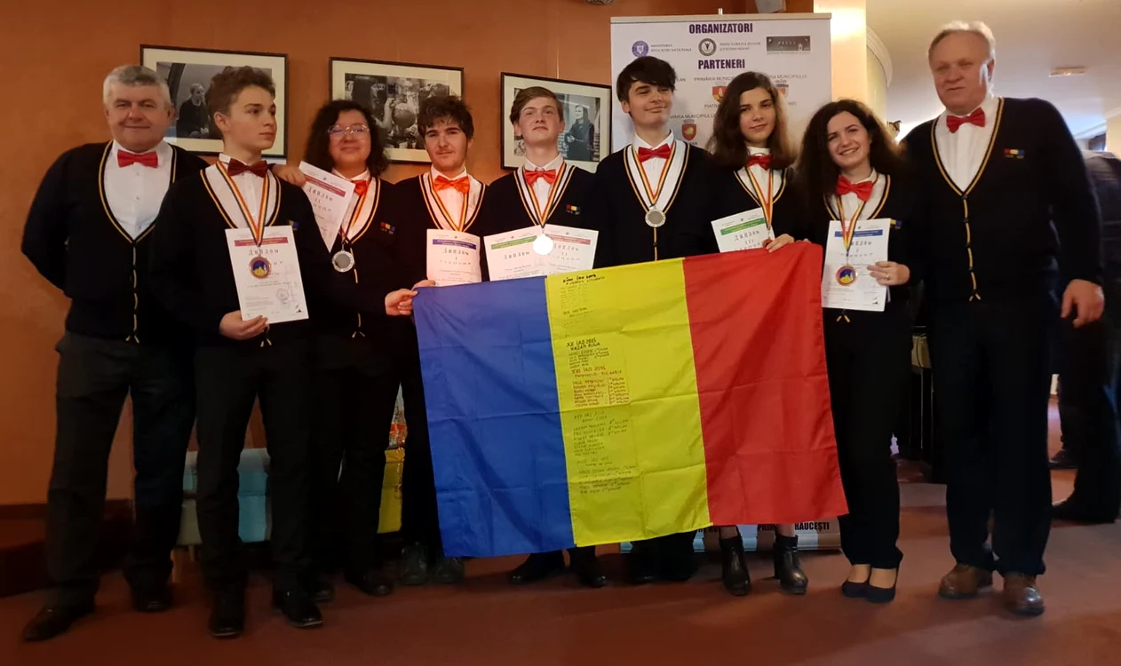 
    Echipa României a cucerit 7 medalii la Olimpiada Internaţională de Astronomie 2019FOTO: MEN  