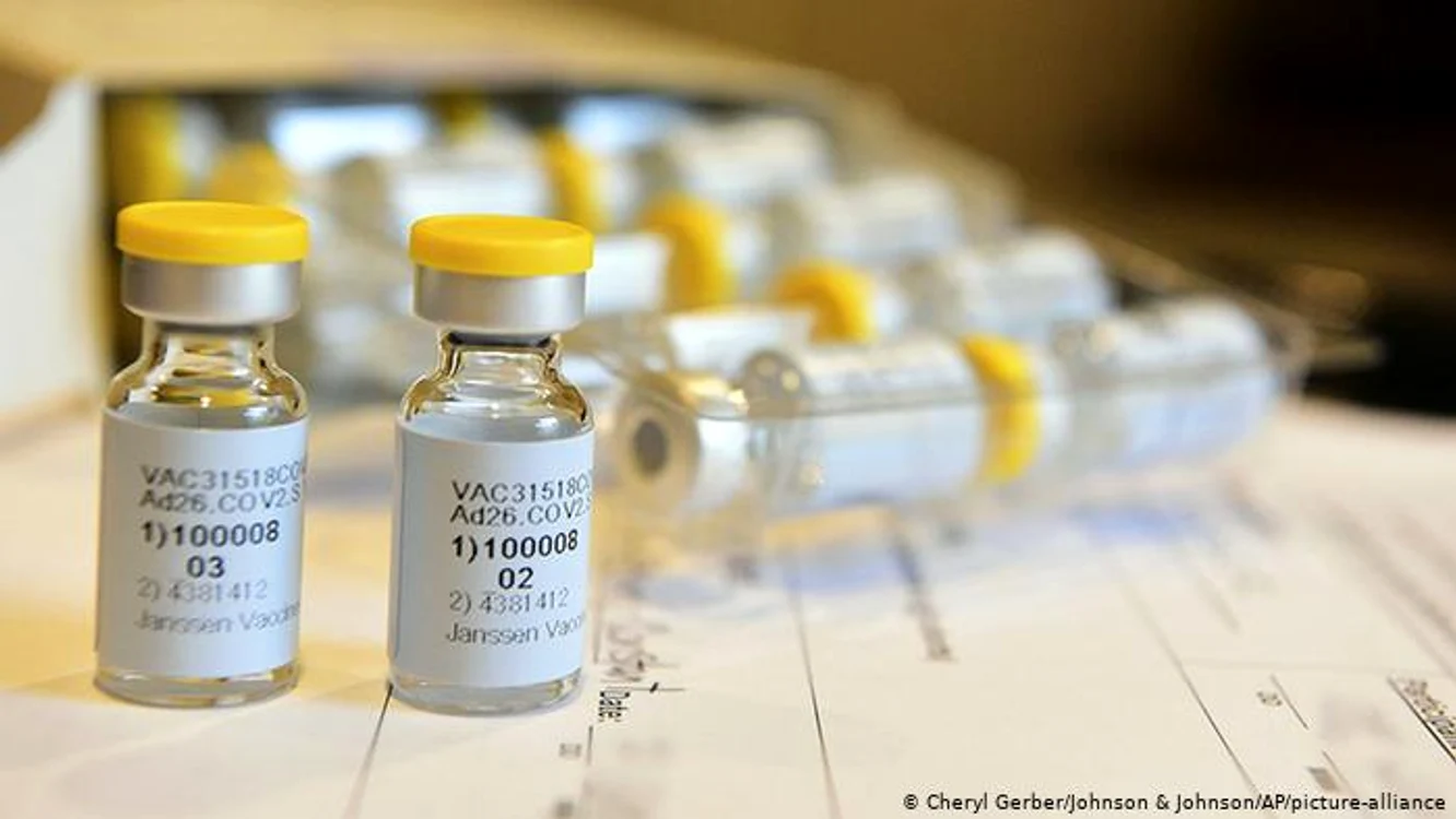 În România, alocarea dozelor de vaccin se realizează conform calendarului de livrareSursa foto: dw.com