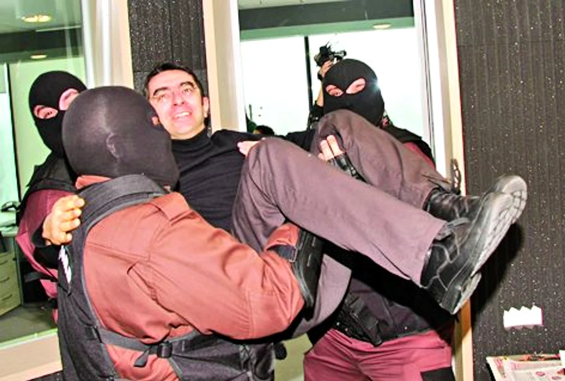 
    Mihai Găinuşă  