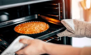 placinta cuptor shutterstock1 jpeg