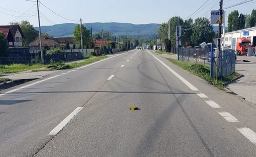 Accident pe şoseaua de centură a municipiului Râmnicu Vâlcea - DN 7 - un bătrân acroşat de un TIR Foto Adevărul