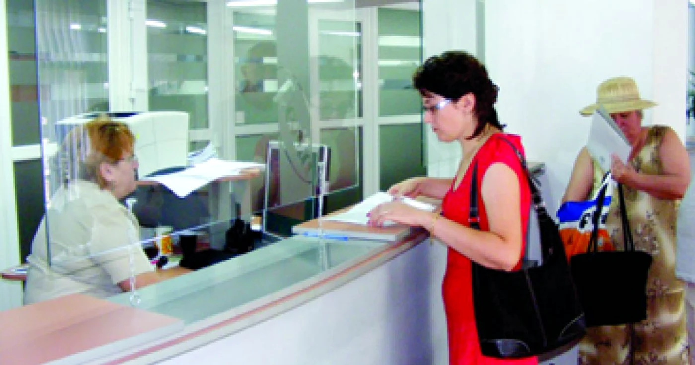 Resita: Cardul îi scapă pe cărăşeni de  cozi la impozite