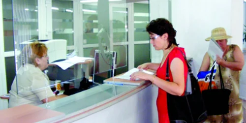 Resita: Cardul îi scapă pe cărăşeni de  cozi la impozite