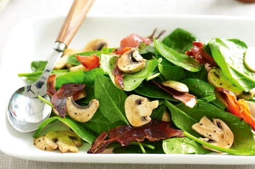 Salata cu spanac si ciuperci jpeg