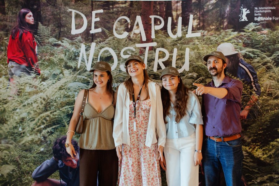 Filmul premiat la Berlin despre drama copiilor rămași acasă: „Sunt părinți care pleacă noaptea, iar copiii se trezesc dimineața fără mamă sau tată“
