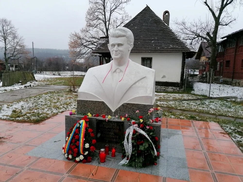 Nostalgicii din ţară au venit şi astăzi la Scorniceşti FOTO: Alina Mitran