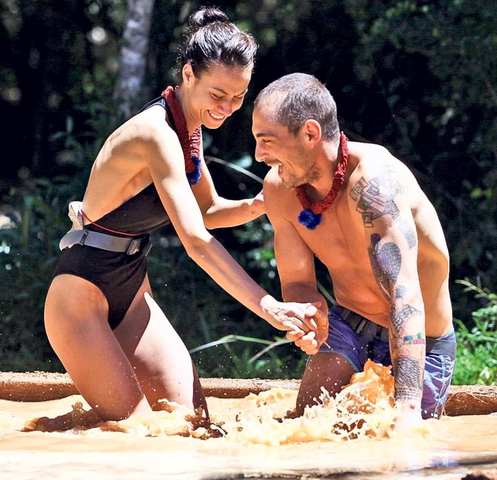 
    Andreea şi Vladimir au fost desemnaţi împreună la una dintre celebrele probe ale cufăruluifoto: Pro Tv  