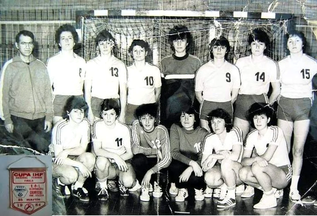 Maria Torok (nr. 13) în marea echipă Chimistul Râmnicu Vâlcea
