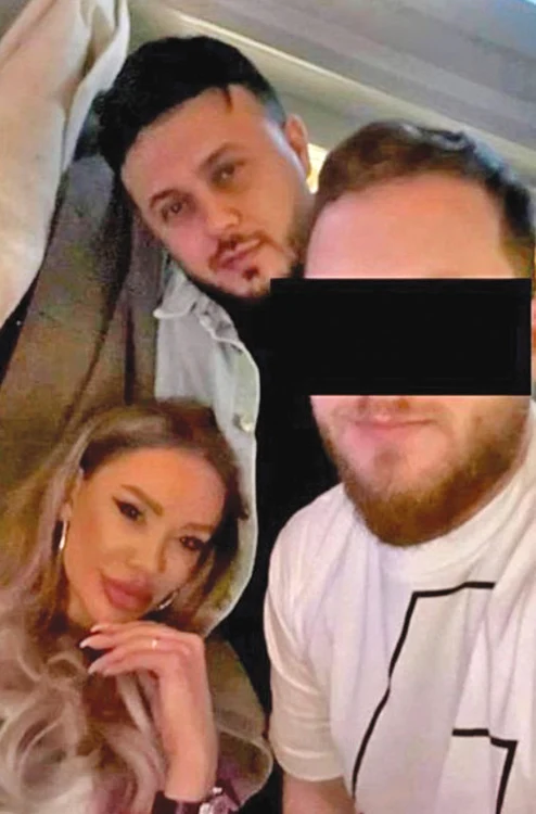 
    Tania Budi a aniversat 53 de ani. Printre invitaţi s-a numărat şi designerul vestimentar Stephan Pelger  
