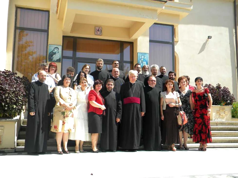 20 de preoţi din Vâlcea s-au întâlnit după 20 de ani de la absolvirea Seminarului Teologic din Craiova