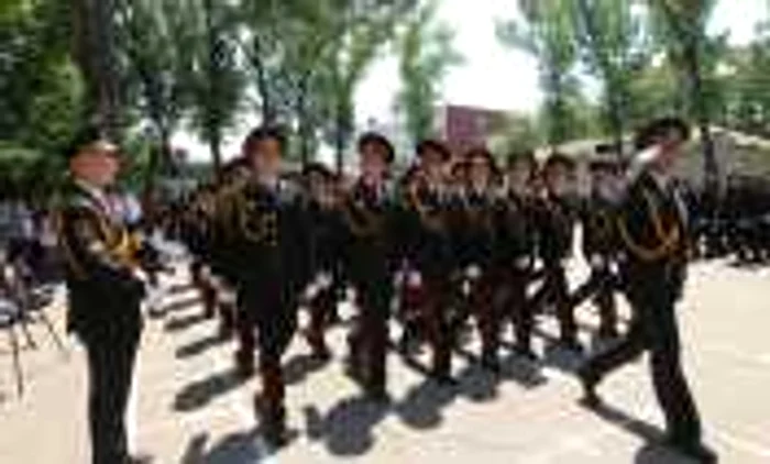 Absolvenţii de la Poliţie au marcat astăzi ultima zi de şcoală/ Foto: Tudor Iovu