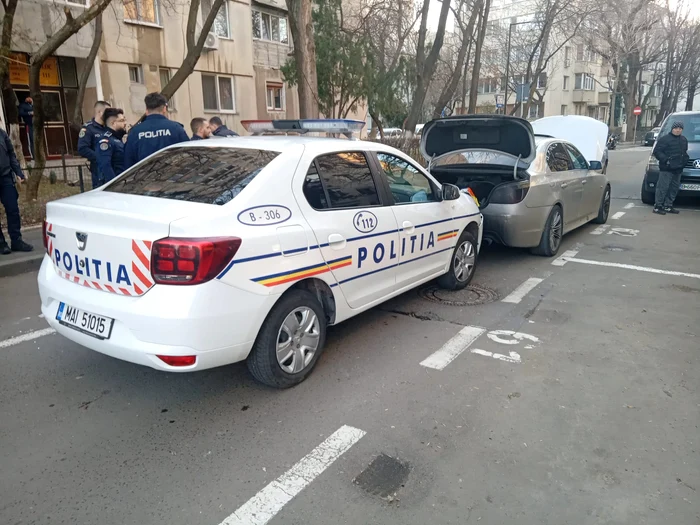 Șoferul a lovit mașina poliției FOTO: Poliția Capitalei