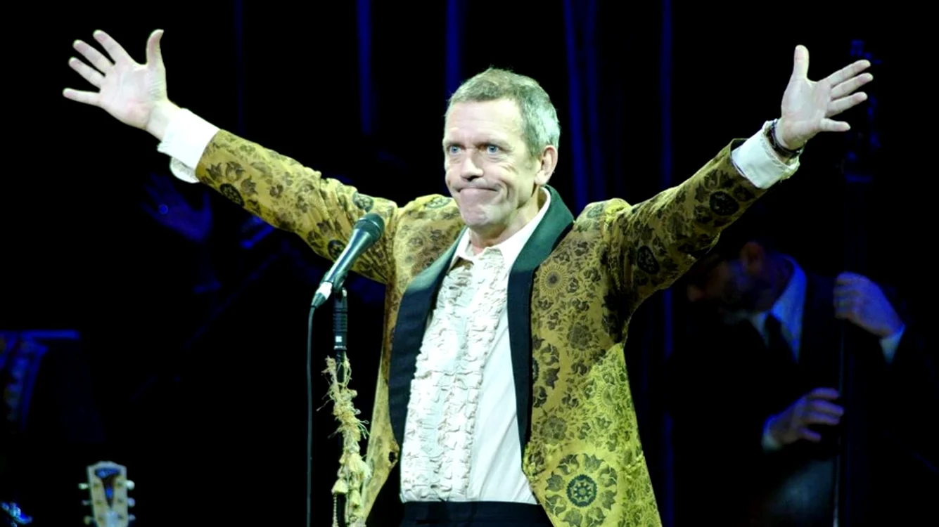 Hugh Laurie împlinește astăzi 67 de ani. 