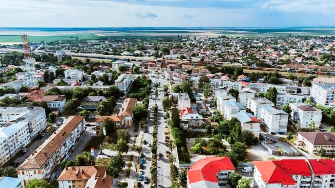 Primăria Fetești activează de 10 ani într-un bloc / FOTO: arhivă presă 