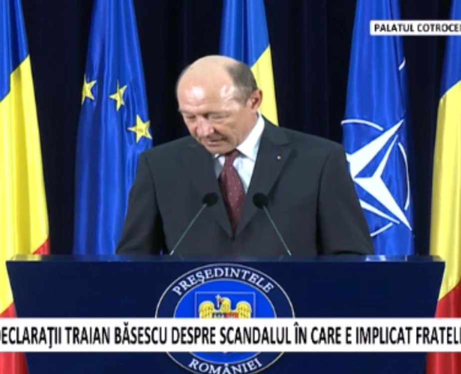 Traian Băsescu a lăsat capul în jos şi a plecat repede de la pupitru.
