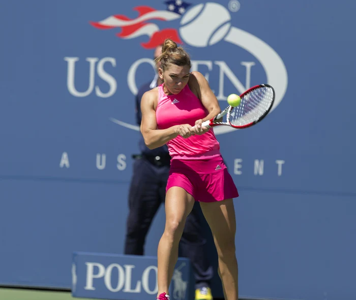 
    Uneori, mingea de tenis e trimisă spre partenerul de joc cu o viteză de peste 200 de kilometri pe oră @shutterstockclickpentrufemei.ro  