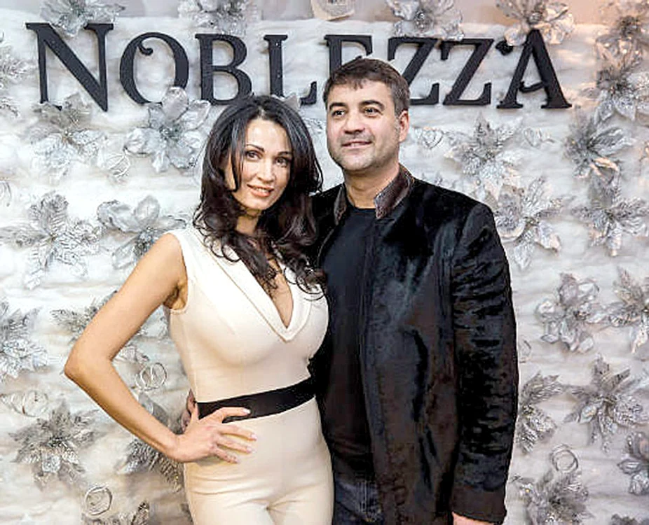 Aşa arătau  înainte sânii  Nicoletei 