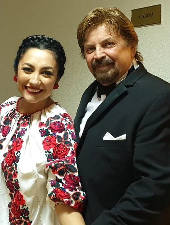1 adrian daminescu si andra concert traditional jpg jpeg