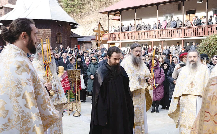 Părintele Sofian a devenit stareţul mănăstirii în urma unei ceremonii la sfârşitul săptămânii
