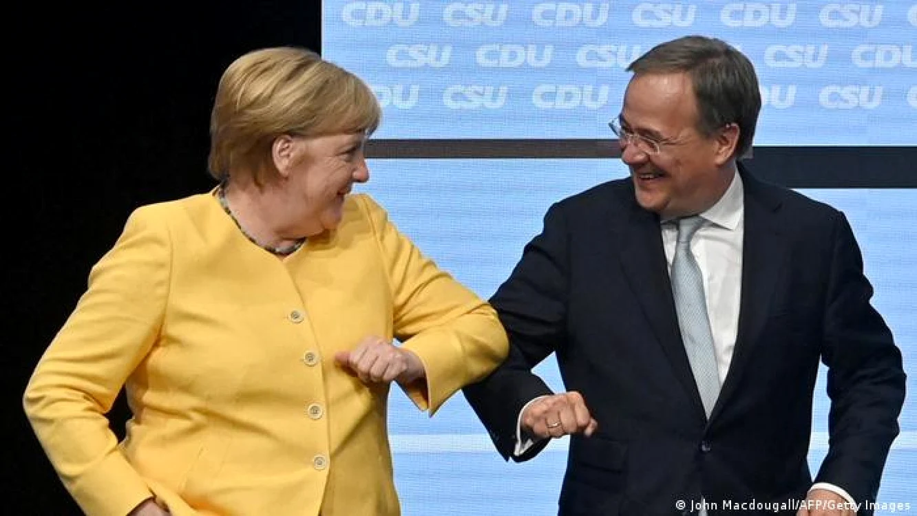 Cancelarul German Angela Merkel şi Armin Laschet, preşedintele CDU