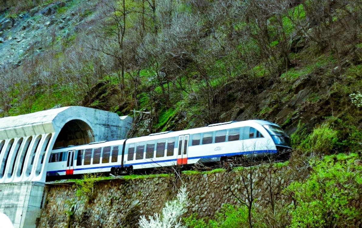 Din 15 decembrie vor circula primele trenuri Intercity private