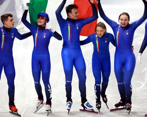 italia stafeta mixta fb milanocortina2026 jpg