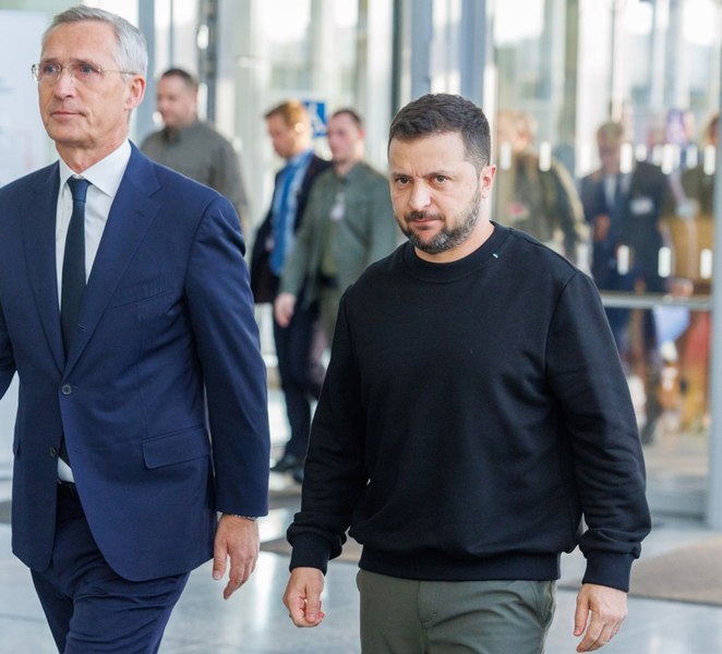 Stoltenberg avertizează că țările NATO nu oferă „suficiente" muniţii pentru Ucraina