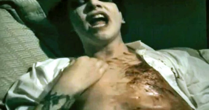 Marilyn Manson se automutilează în „(S)aint“
