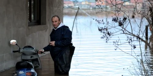 Inundaţiile ar putea afecta multe gospodării