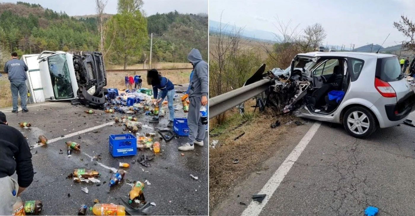 Maşinile implicate în accident sunt distruse aproape complet FOTO bacau.net