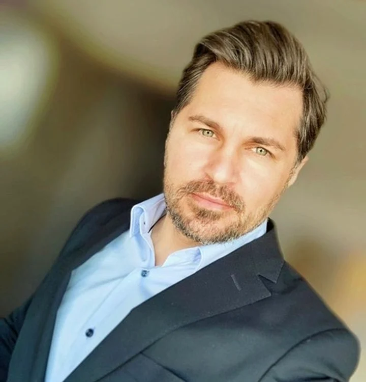Alecs Pavot, istoric de artă și fondatorul galeriei PAVOT
