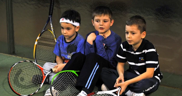 Tenis pentru copii la sfârșitul săptămânii