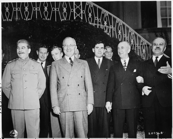 Stalin, Truman și Molotov