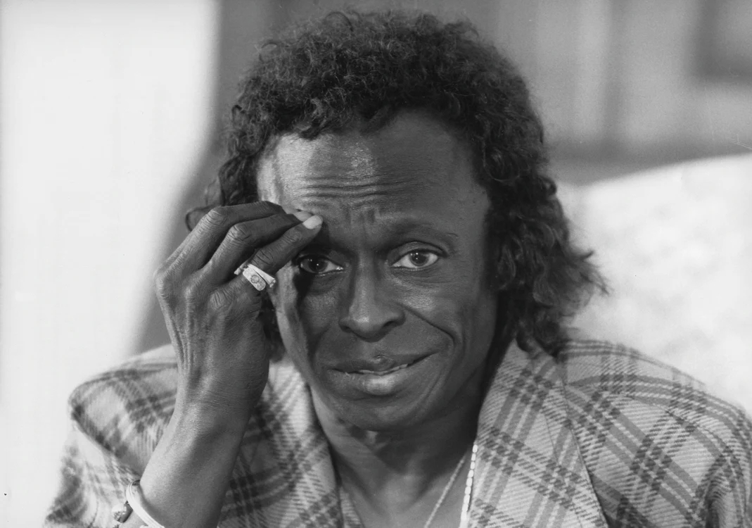 Miles Davis a murit pe 28 septembrie 1991.