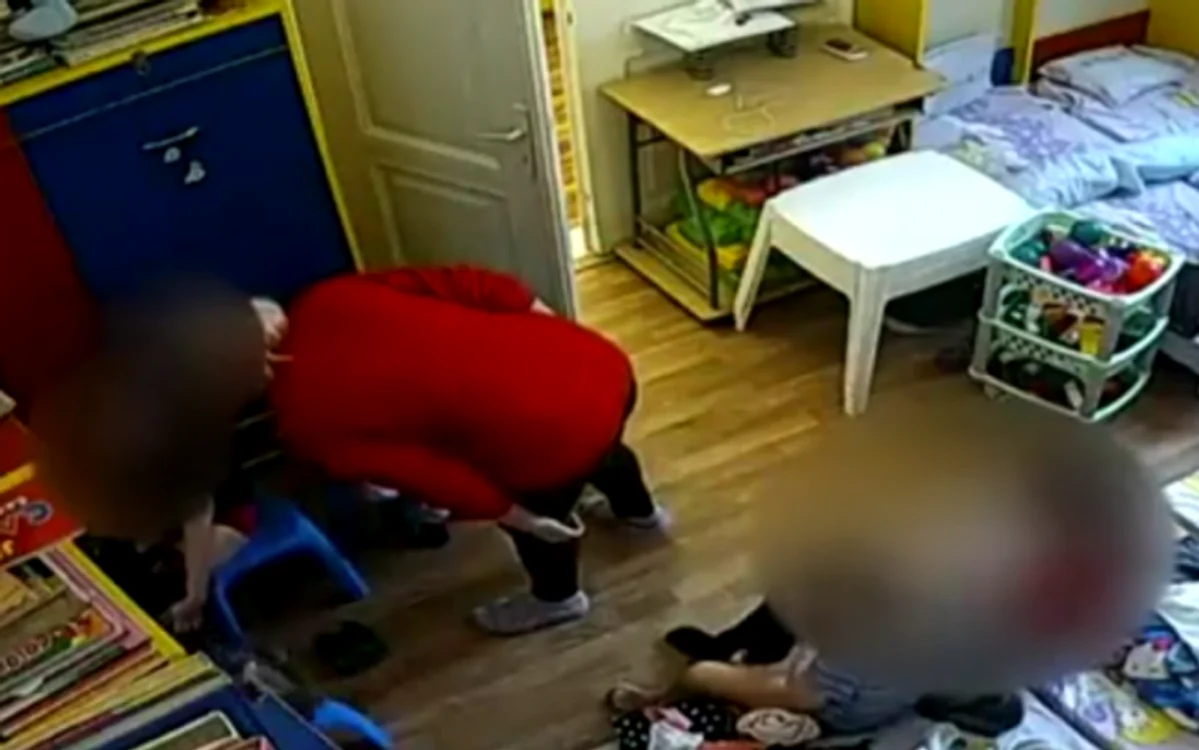 Ioana Neagu îi agresa pe copiii mici FOTO Captură Digi 24