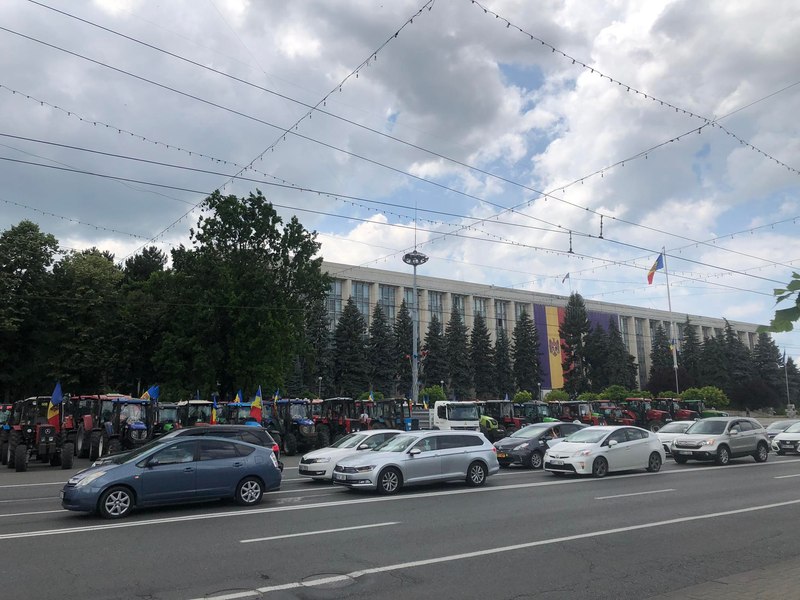 Protest în fața Guvernului de la Chișinău: Fermierii moldoveni cer ajutoare financiare