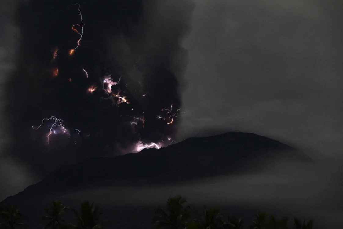 Erupțiea vulcanului Ibu. FOTO EPA