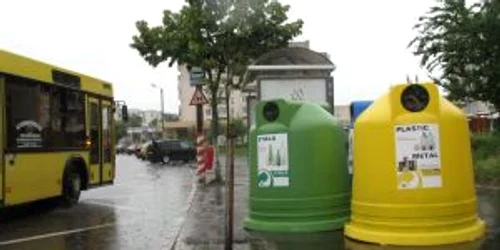 Instituţiile publice vor intra şi ele în hora colectării selective a deşeurilor