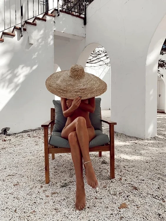 Carmen Negoiță, poză îndrăzneață pe litoralul românesc