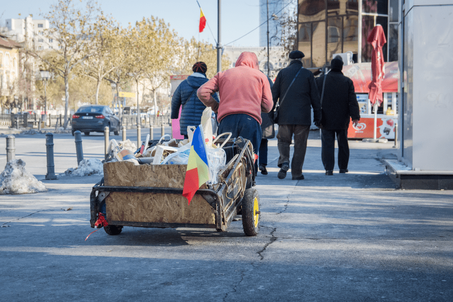 Cine sunt românii care vor putea primi 10.000 de lei. Lista ajutoarelor pe care le acordă statul