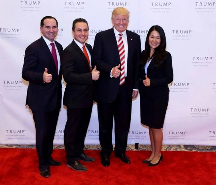 Gabriel Constantin (al doilea din stânga) alături de Donald Trump FOTO: magnanews.ro
