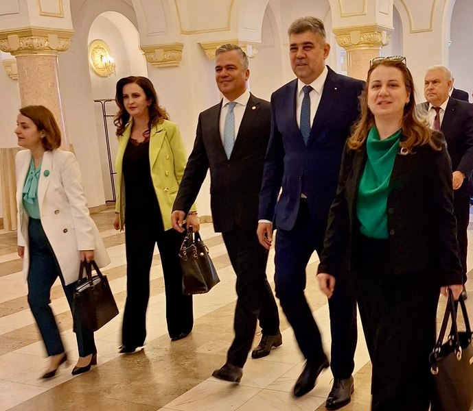 Brașovul a găzduit o ședință de guvern, după 102 ani. „Este județul care s-a dezvoltat de două ori mai repede decât restul țării“