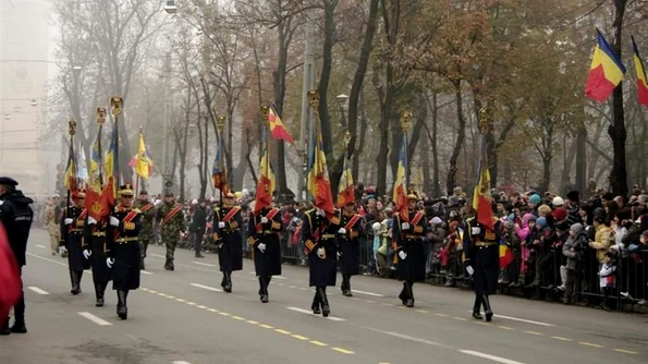 1 500 de militari şi poliţişti participă la parada dedicată Zilei Naţionale a României jpeg