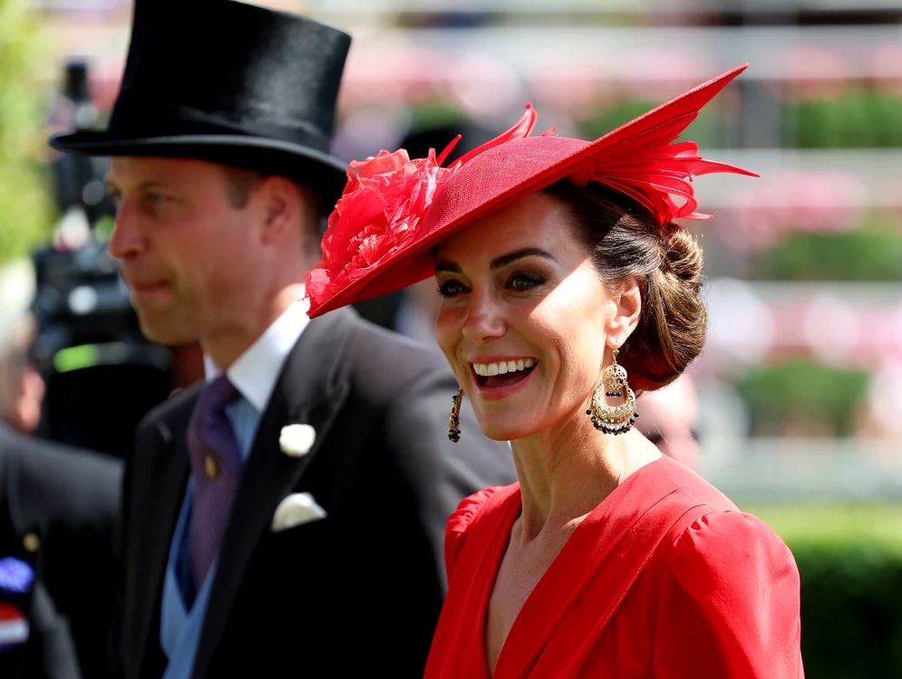 Kate Middleton în roșu, cu Prințul William, Getty Images jpg