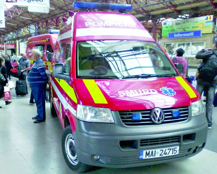 Copila a fost transportată la spital de urgenţă