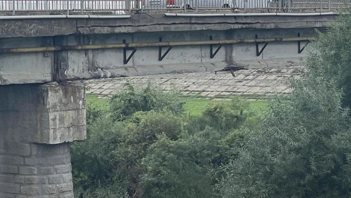 Este un pod circulat FOTO Facebook consilier Criș